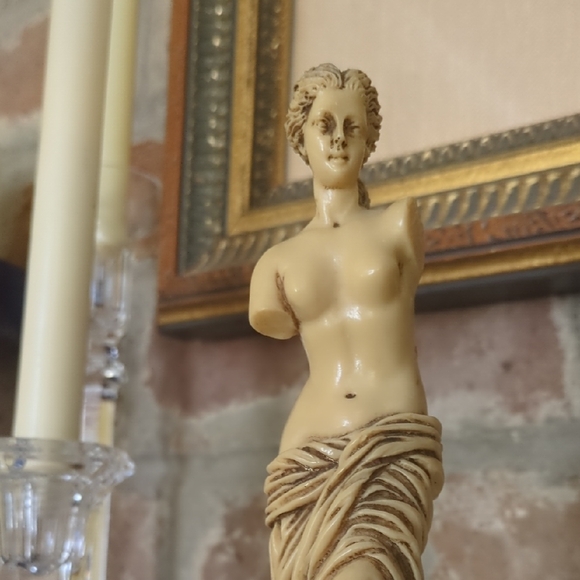 Venus de Milo - Picture 5 of 9
